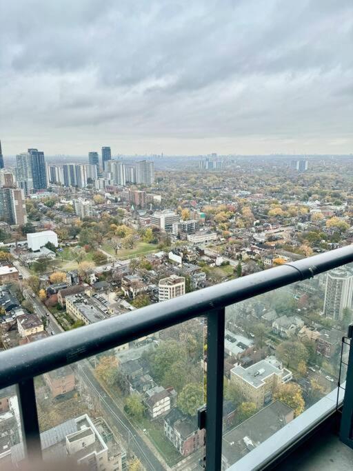 Cozy Condo Near Eatoncentre Mall Toronto Dış mekan fotoğraf