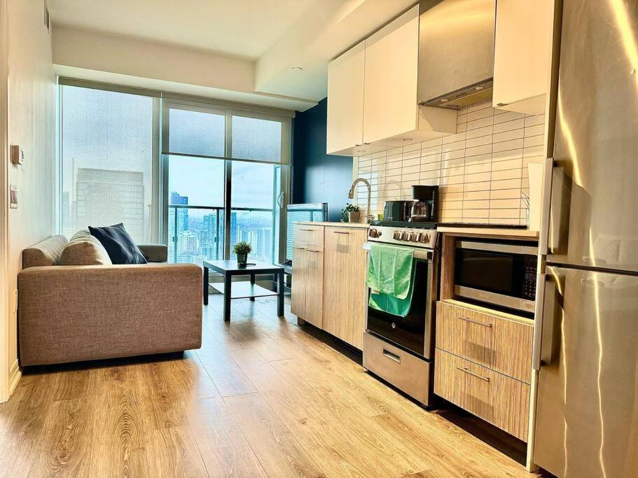 Cozy Condo Near Eatoncentre Mall Toronto Dış mekan fotoğraf